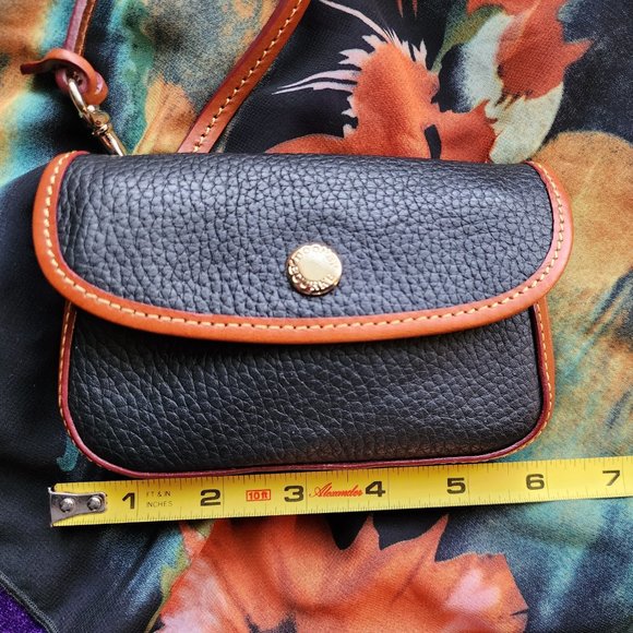 Dooney & Bourke Black & Tan Pebble Leather Wristlet - Picture 5 of 5